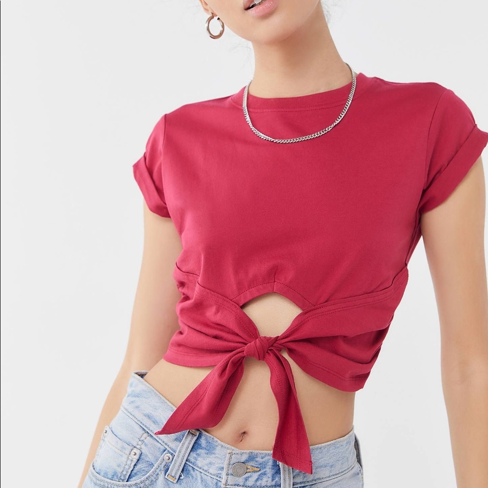 UO TIE CROP TOP